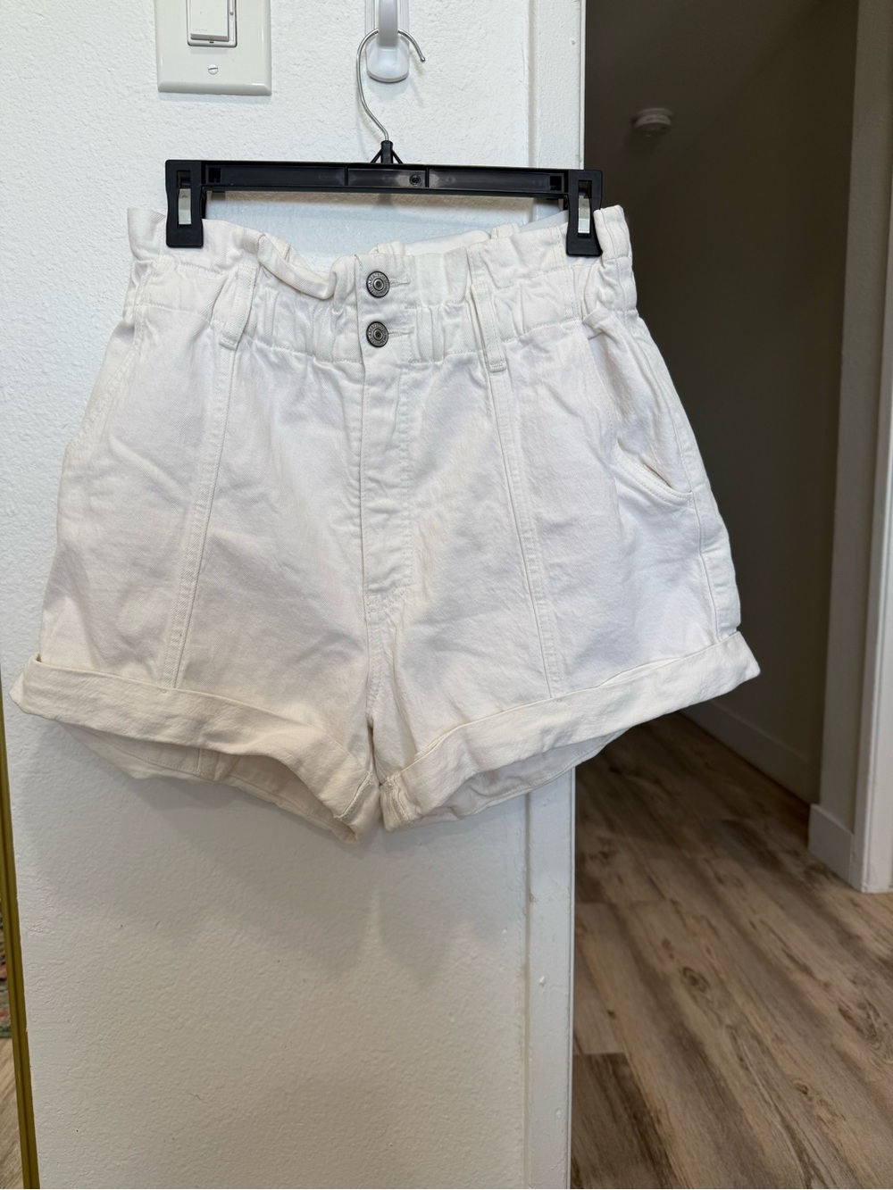 Abercrombie & Fitch White High-Waist Paperbag Shorts